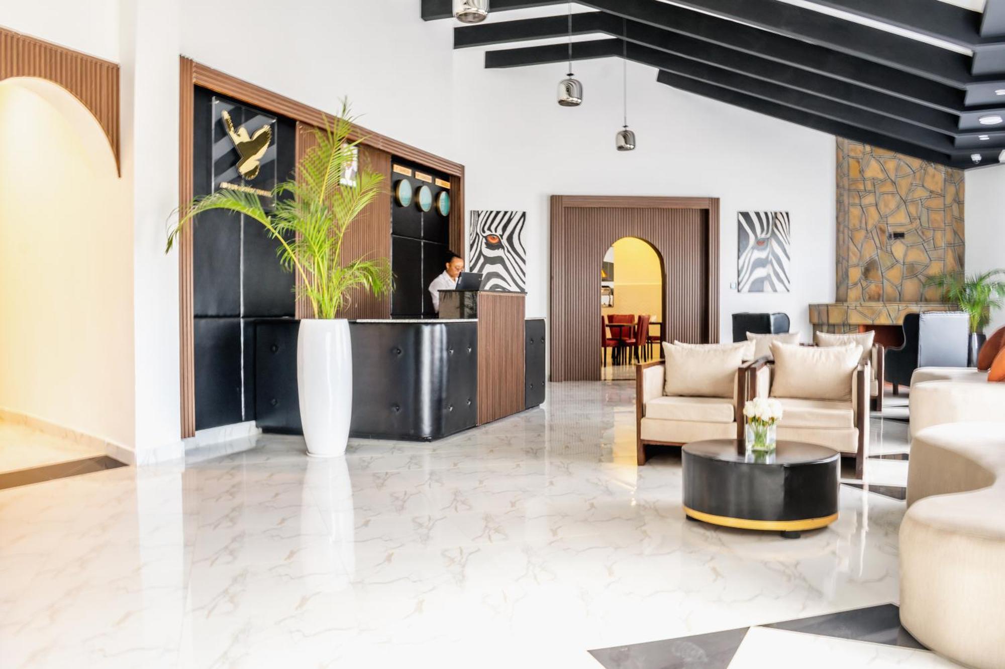 Avian Court Penthouse Aparthotel Naivasha Eksteriør bilde