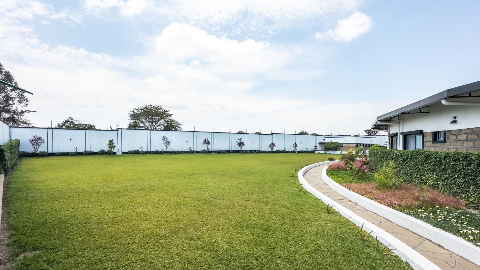 Avian Court Penthouse Aparthotel Naivasha Eksteriør bilde